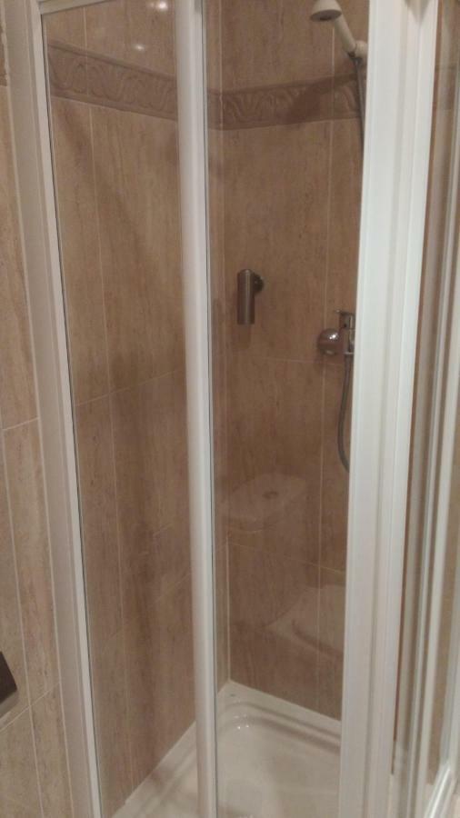 Hostal Puerta Del Valle La Cistérniga Exteriör bild