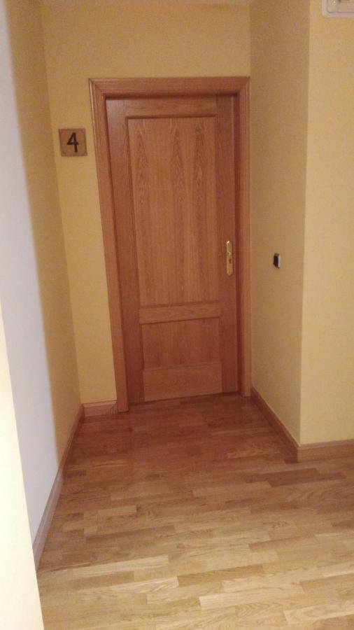 Hostal Puerta Del Valle La Cistérniga Exteriör bild